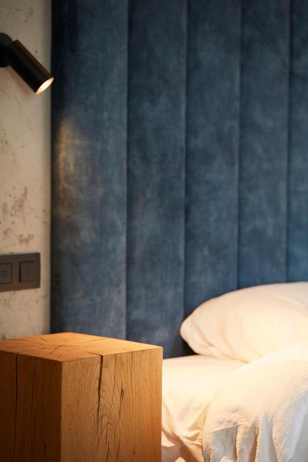 Nonam Boutique Hotel Gent Bagian luar foto